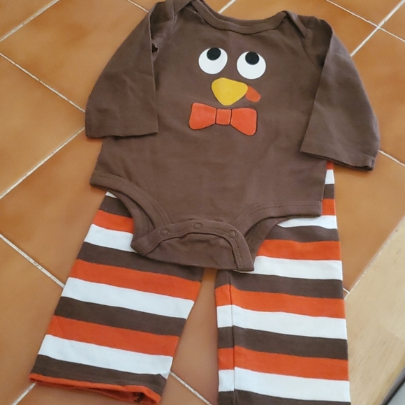 Baby Thanksgiving outfit - Picture 1 of 3